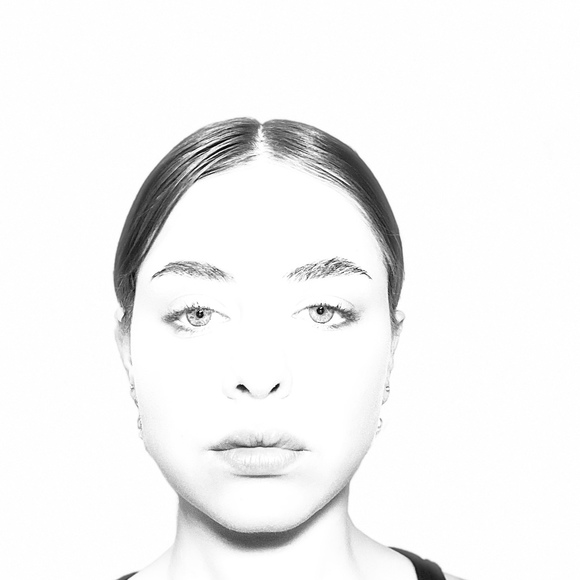 Meet your Posher, Eden - Picture 1 of 1